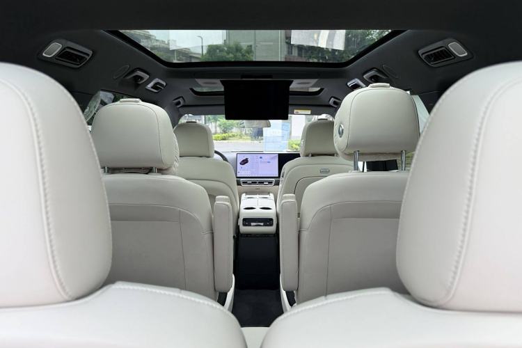 Used Li Auto L9 2024 Ultra Model Interior 1