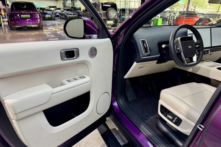 Used Li Auto L9 2024 Ultra Model Interior 2
