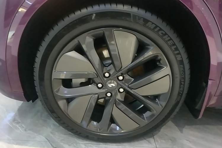 Used Li Auto L9 2024 Ultra Model Left Front Wheel Hub