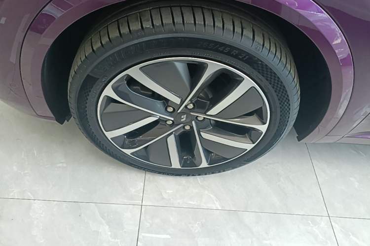 Used Li Auto L9 2024 Ultra Model Left Front Wheel Hub
