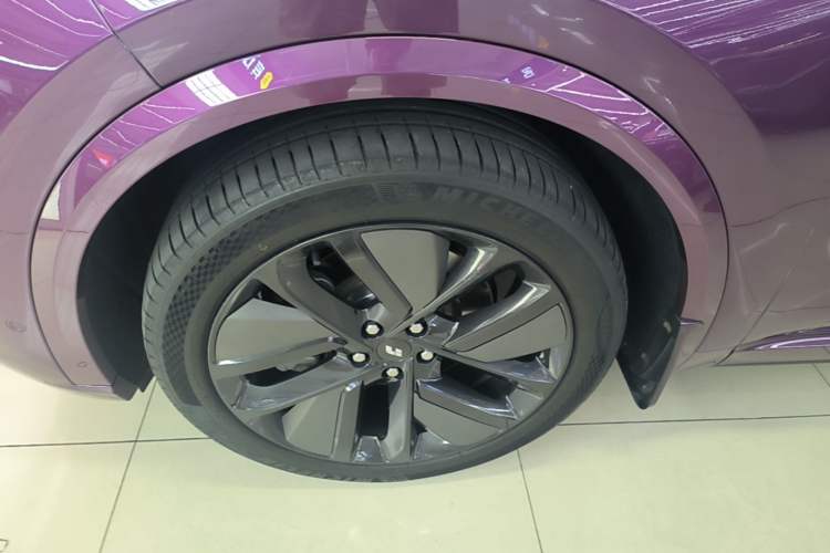 Used Li Auto L9 2024 Ultra Model Left Front Wheel Hub