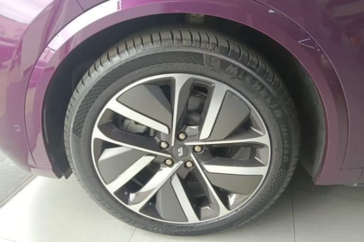 Used Li Auto L9 2024 Ultra Model Left Front Wheel Hub