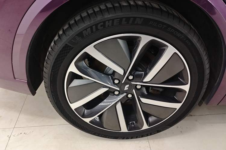Used Li Auto L9 2024 Ultra Model Right Rear Wheel Hub
