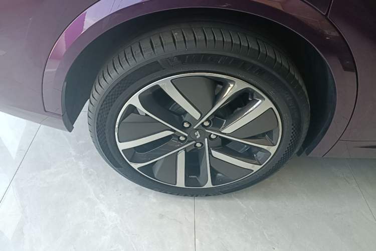 Used Li Auto L9 2024 Ultra Model Right Rear Wheel Hub