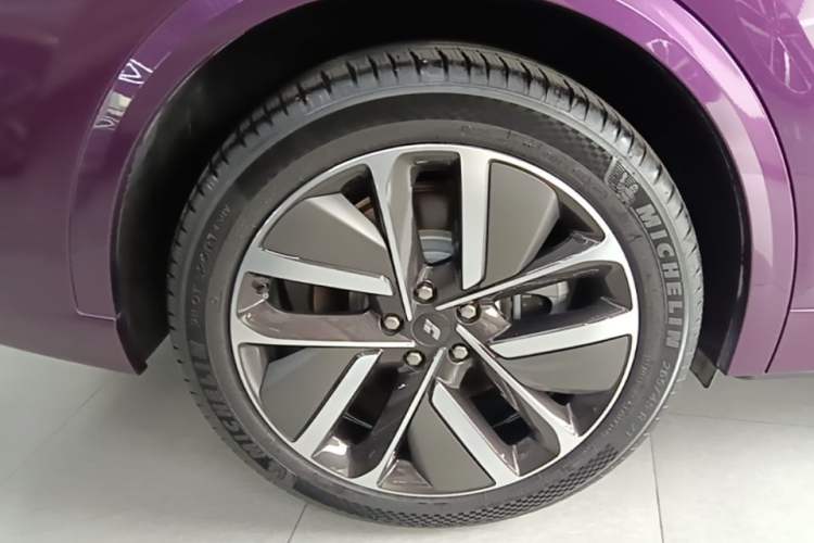 Used Li Auto L9 2024 Ultra Model Right Rear Wheel Hub