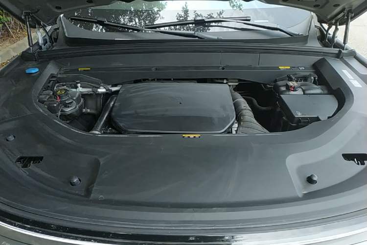 Used Li Auto L9 2024 Ultra Model Engine Bay