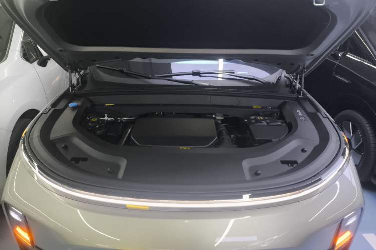 Used Li Auto L9 2024 Ultra Model Engine Bay