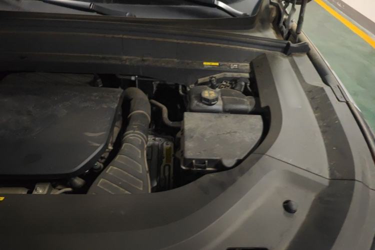 Used Li Auto L9 2024 Pro Model Engine Bay Left