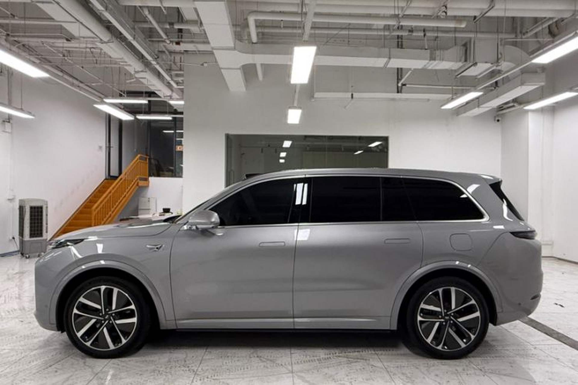 Used Li Auto L9 2024 Ultra Model Exterior 4