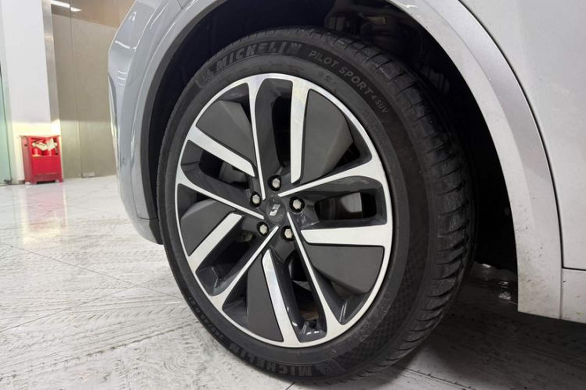 Used Li Auto L9 2024 Ultra Model Exterior 5