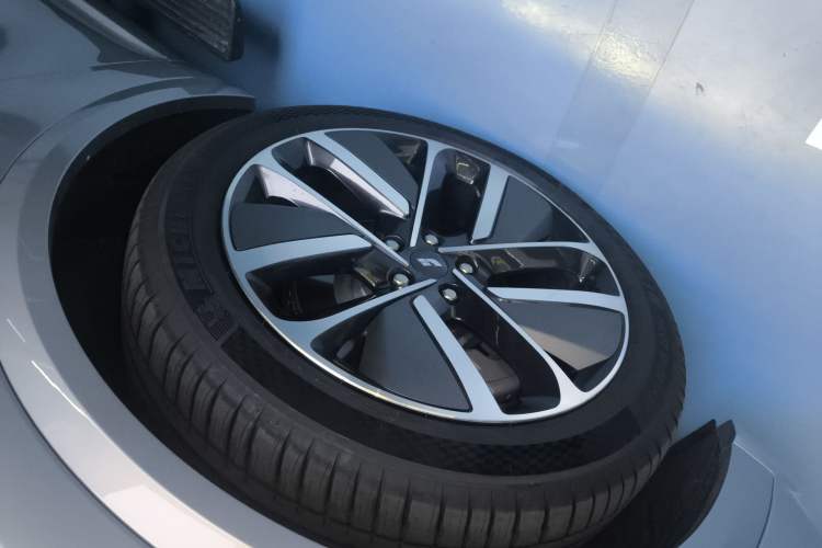 Used Li Auto L9 2024 Ultra Model Exterior 7
