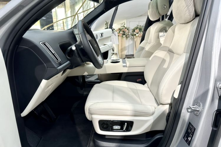 Used Li Auto L9 2024 Ultra Model Interior 9