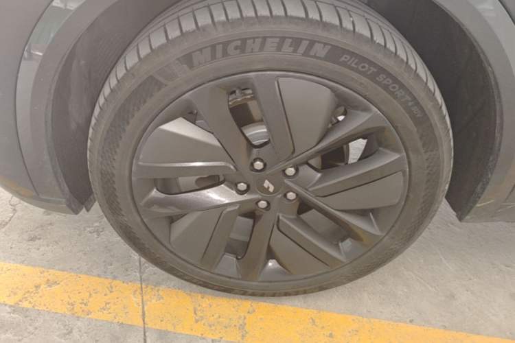 Used Li Auto L9 2024 Ultra Model Left Front Wheel Hub