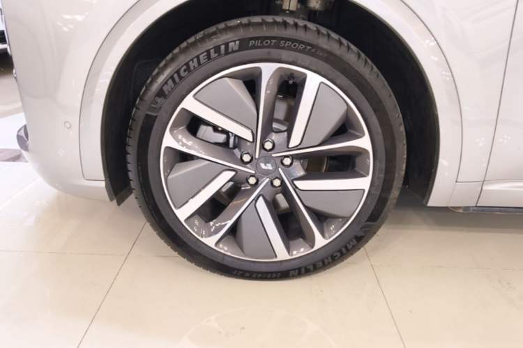 Used Li Auto L9 2024 Ultra Model Left Front Wheel Hub