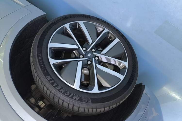Used Li Auto L9 2024 Ultra Model Left Front Wheel Hub