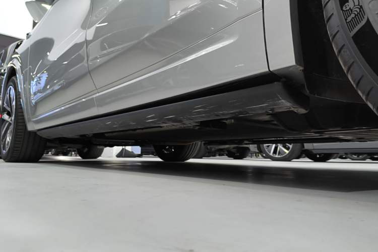 Used Li Auto L9 2024 Ultra Model Left Side Sill