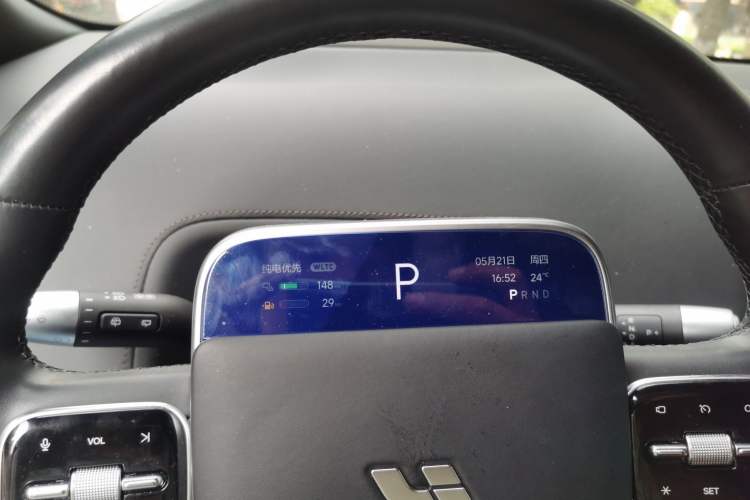 Used Li Auto L9 2024 Pro Model Odometer Close Up