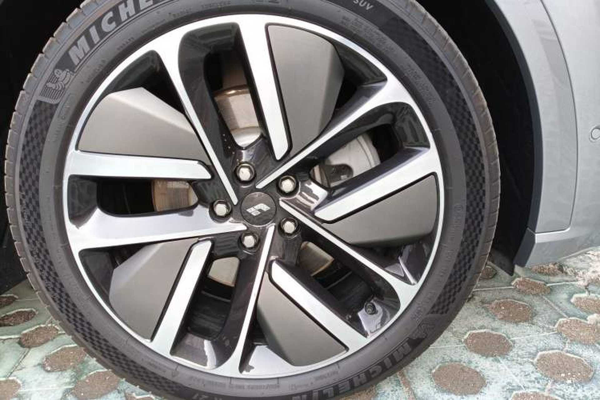 Used Li Auto L9 2024 Ultra Model Right Front Wheel Hub