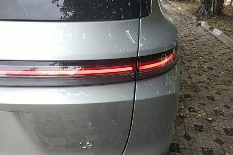 Used Li Auto L9 2024 Ultra Model Right Rear Taillight
