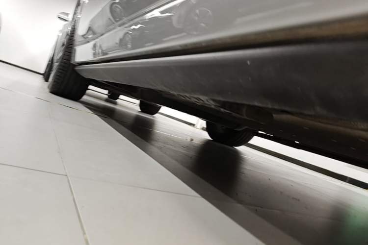 Used Li Auto L9 2024 Ultra Model Right Side Sill