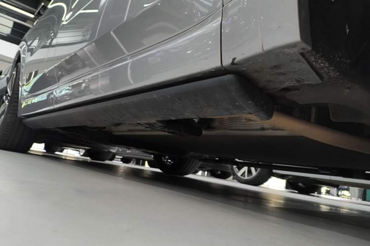 Used Li Auto L9 2024 Ultra Model Right Side Sill