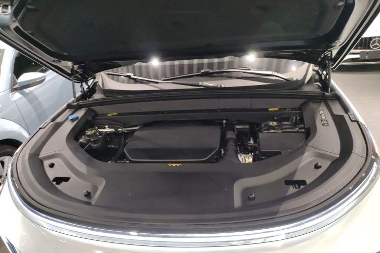 Used Li Auto L9 2024 Pro Model Engine Bay