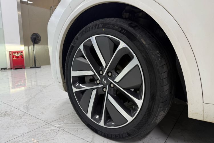 Used Li Auto L9 2024 Ultra Model Exterior 2