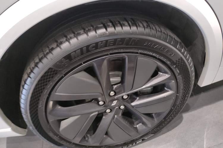 Used Li Auto L9 2024 Pro Model Exterior 8