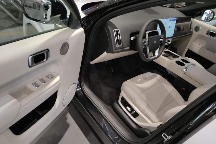 Used Li Auto L9 2024 Pro Model Interior 3