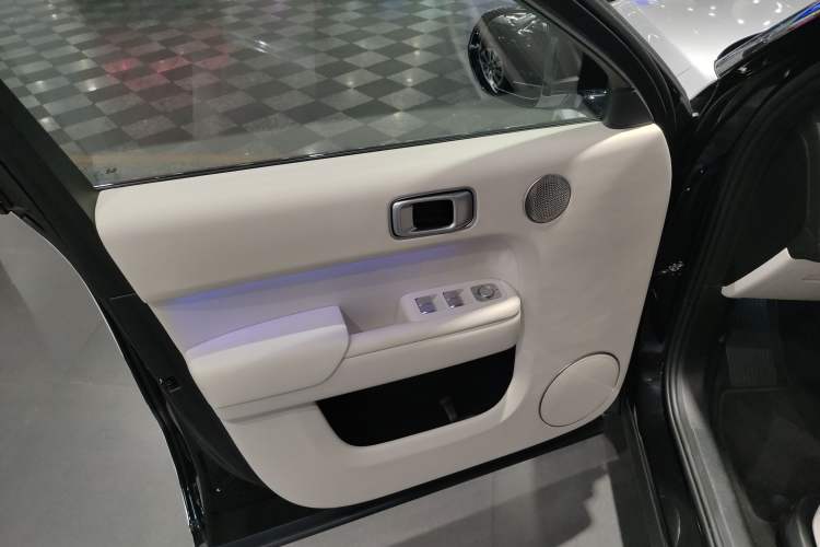 Used Li Auto L9 2024 Pro Model Interior 7