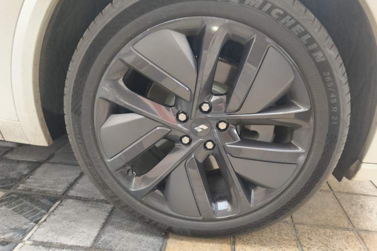 Used Li Auto L9 2024 Ultra Model Right Front Wheel Hub