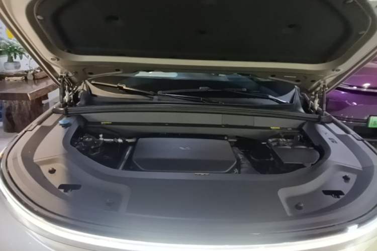 Used Li Auto L9 2024 Ultra Model Engine Bay
