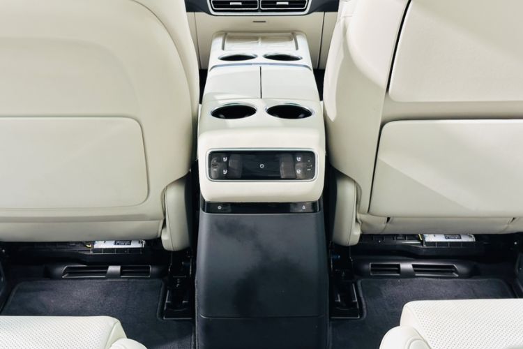 Used Li Auto L9 2024 Ultra Model Interior 12