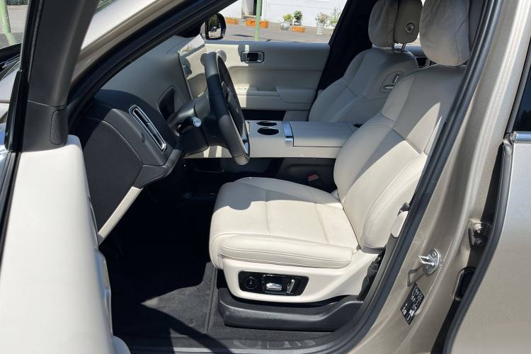 Used Li Auto L9 2024 Ultra Model Interior 2