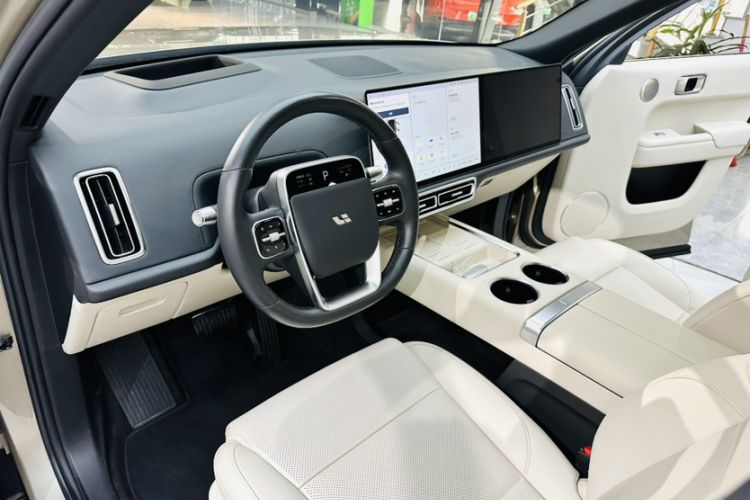 Used Li Auto L9 2024 Ultra Model Interior 4