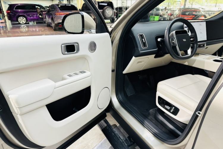Used Li Auto L9 2024 Ultra Model Interior 8