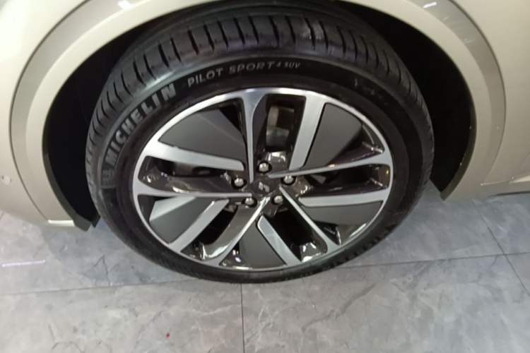 Used Li Auto L9 2024 Ultra Model Left Front Wheel Hub
