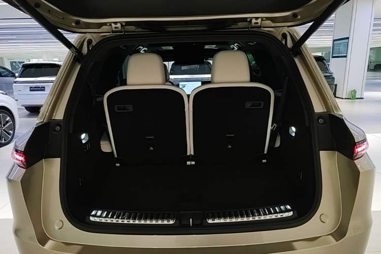 Used Li Auto L9 2024 Ultra Model Trunk