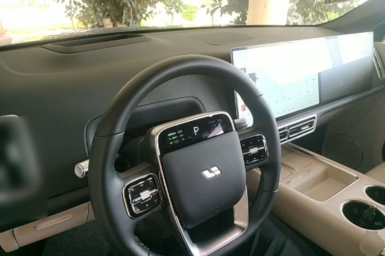 Used Li Auto L9 2025 Ultra Smart Refreshed Edition Center Console