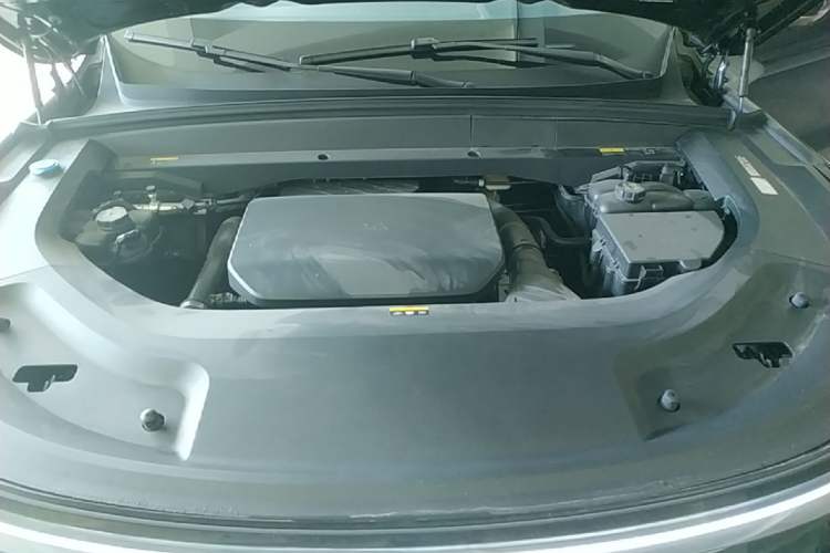 Used Li Auto L9 2025 Ultra Smart Refreshed Edition Engine Bay
