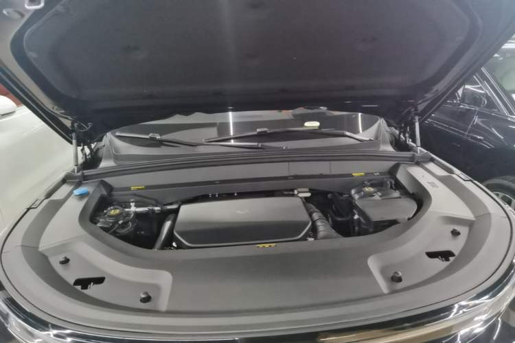 Used Li Auto L9 2025 Ultra Smart Refreshed Edition Engine Bay