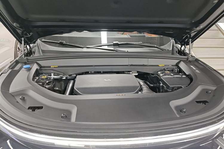 Used Li Auto L9 2025 Ultra Smart Refreshed Edition Engine Bay