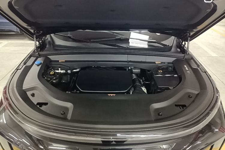Used Li Auto L9 2025 Pro Smart Refreshed Edition Engine Bay