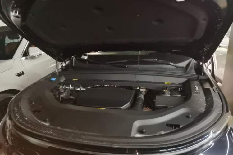 Used Li Auto L9 2025 Ultra Smart Refreshed Edition Engine Bay