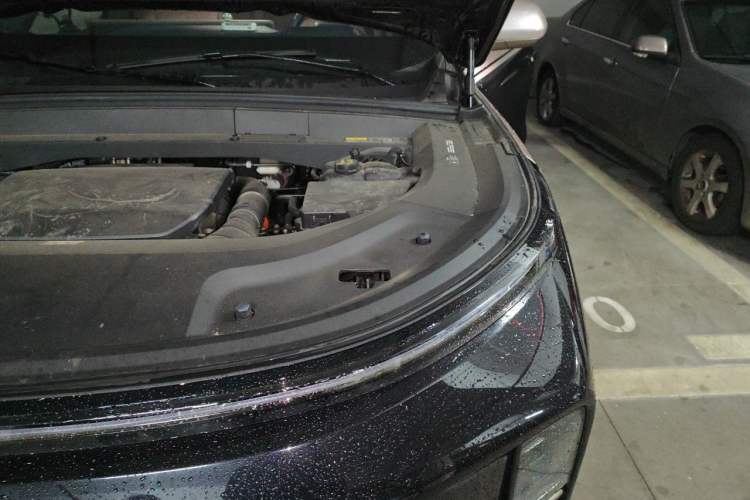 Used Li Auto L9 2025 Ultra Smart Refreshed Edition Engine Bay Left
