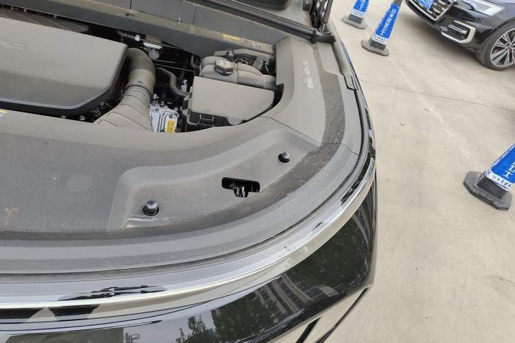 Used Li Auto L9 2025 Ultra Smart Refreshed Edition Engine Bay Left