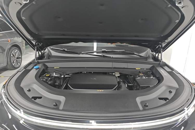 Used Li Auto L9 2025 Ultra Smart Refreshed Edition Engine Bay