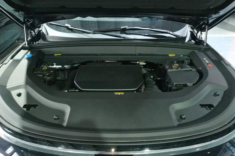 Used Li Auto L9 2025 Ultra Smart Refreshed Edition Engine Bay