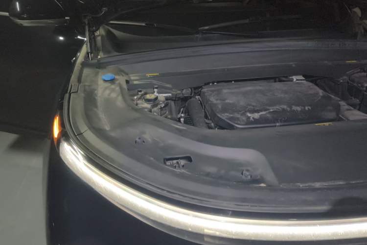 Used Li Auto L9 2025 Ultra Smart Refreshed Edition Engine Bay Right