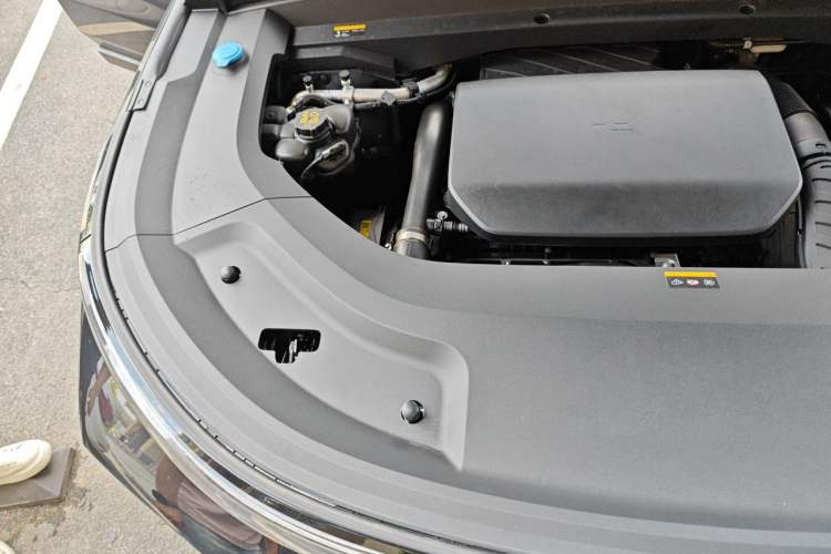 Used Li Auto L9 2025 Ultra Smart Refreshed Edition Engine Bay Right